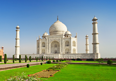 Chandigarh to Agra Taxi Service